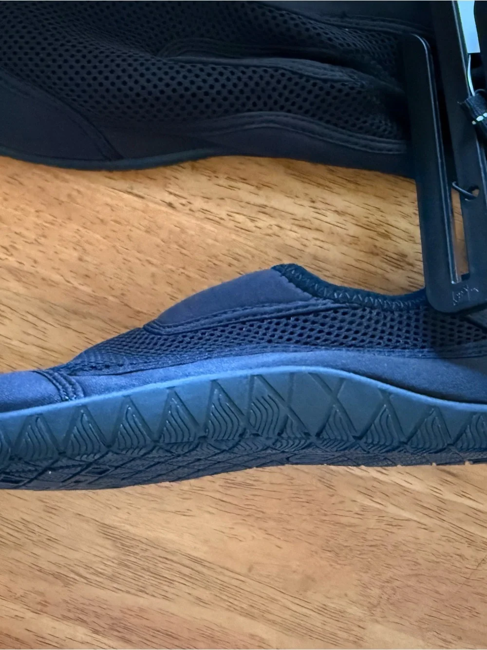 Men’s Water Shoes 7-8 Black